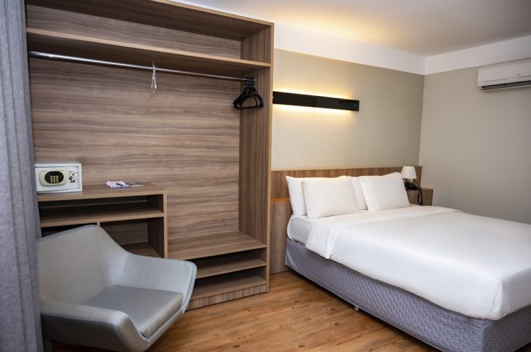 APARTAMENTO SUPERIOR DUPLO CASAL PNE